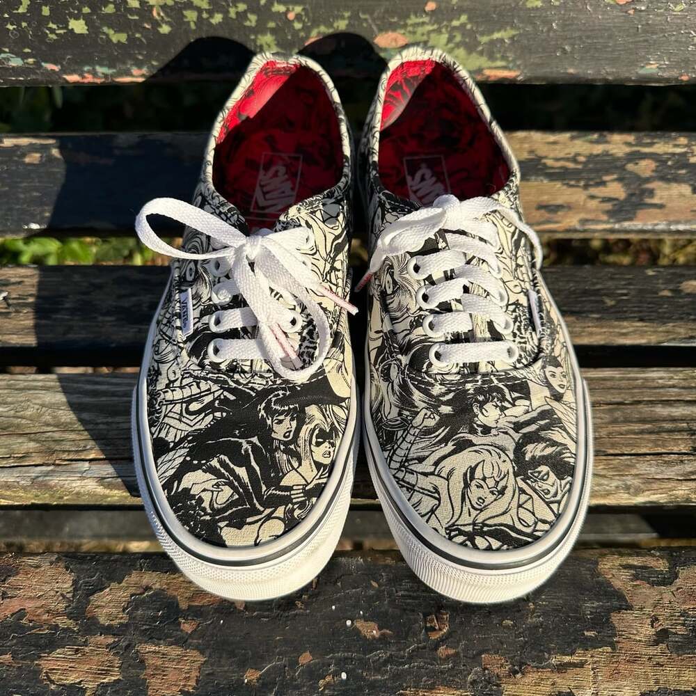 Vans x Marvel Authentic Marvel Women Comic Print Sneakers Men 7 Women 8.5